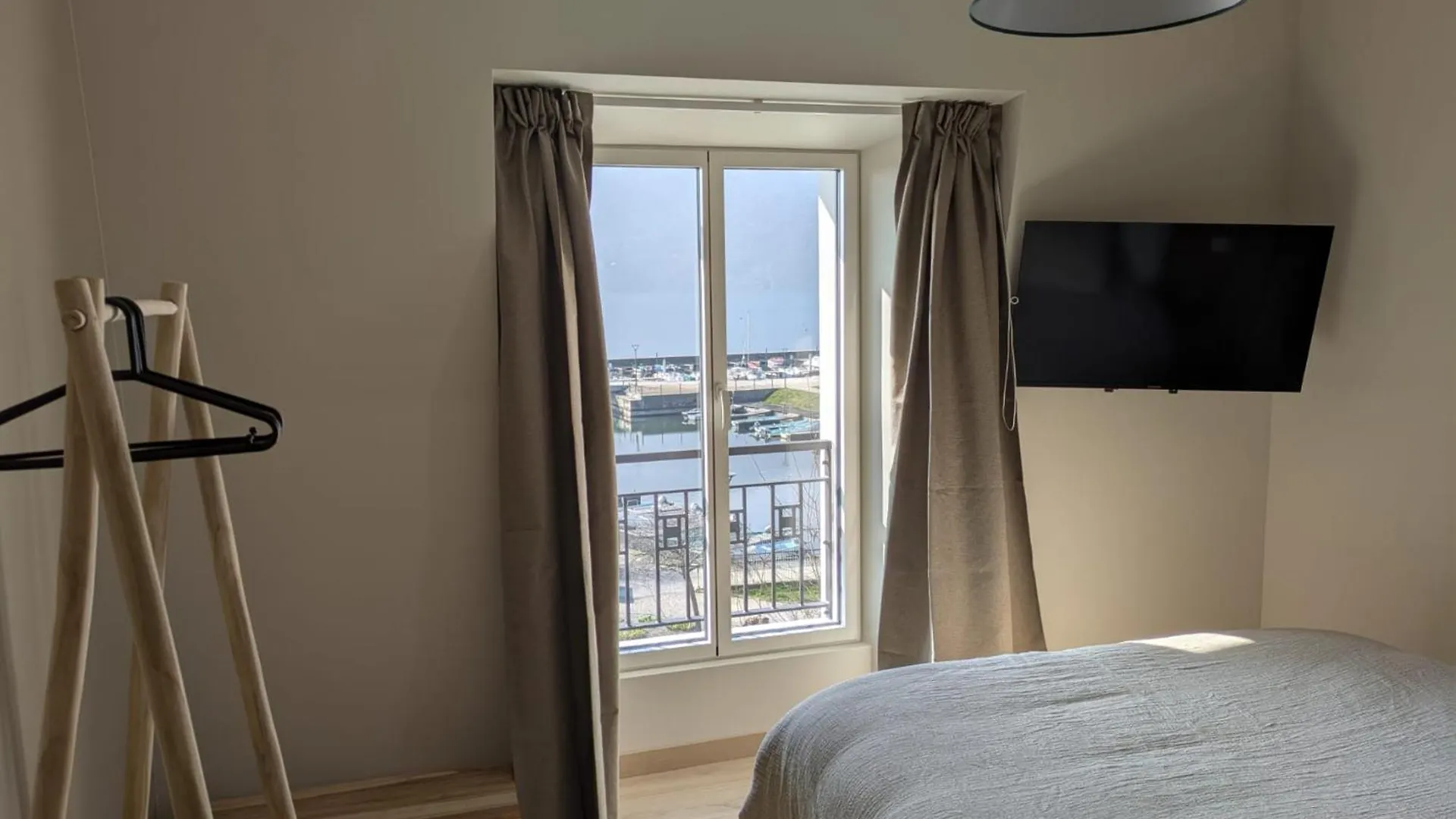 Aparthotel La Villa Du Petit Port - Chambres Aix-les-Bains France